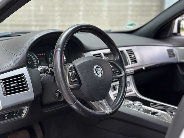 Jaguar xf 2.2d 168pk 2012 (origineel-nl), 31-xrg-7 - afbeelding 25 van  64