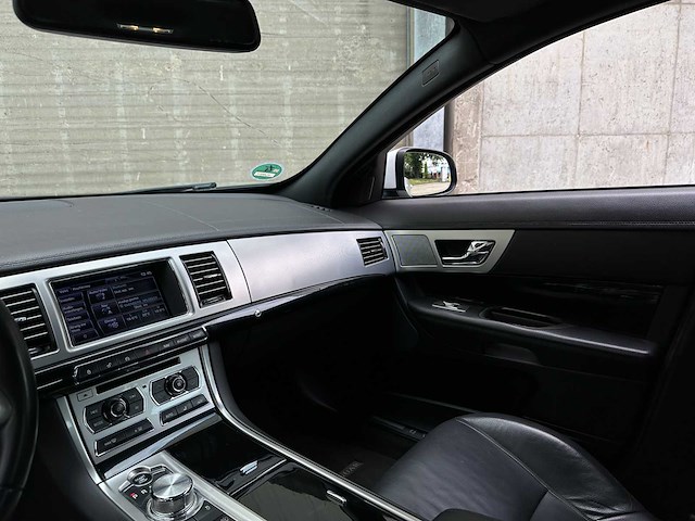 Jaguar xf 2.2d 168pk 2012 (origineel-nl), 31-xrg-7 - afbeelding 27 van  64