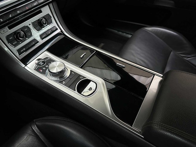 Jaguar xf 2.2d 168pk 2012 (origineel-nl), 31-xrg-7 - afbeelding 36 van  64