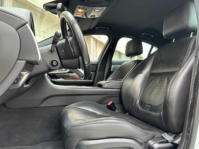 Jaguar xf 2.2d 168pk 2012 (origineel-nl), 31-xrg-7 - afbeelding 40 van  64