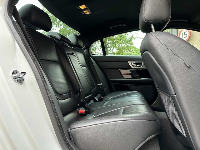 Jaguar xf 2.2d 168pk 2012 (origineel-nl), 31-xrg-7 - afbeelding 3 van  64