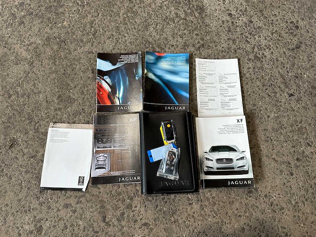 Jaguar xf 2.2d 168pk 2012 (origineel-nl), 31-xrg-7 - afbeelding 45 van  64