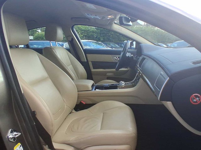 Jaguar xf 2.2d 2015 | gk-293-g - afbeelding 18 van  25