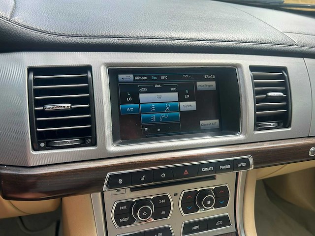 Jaguar xf 3.0 v6 luxury | p-003-dz i - afbeelding 2 van  12