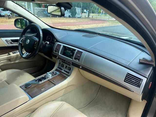 Jaguar xf 3.0 v6 luxury | p-003-dz i - afbeelding 6 van  18