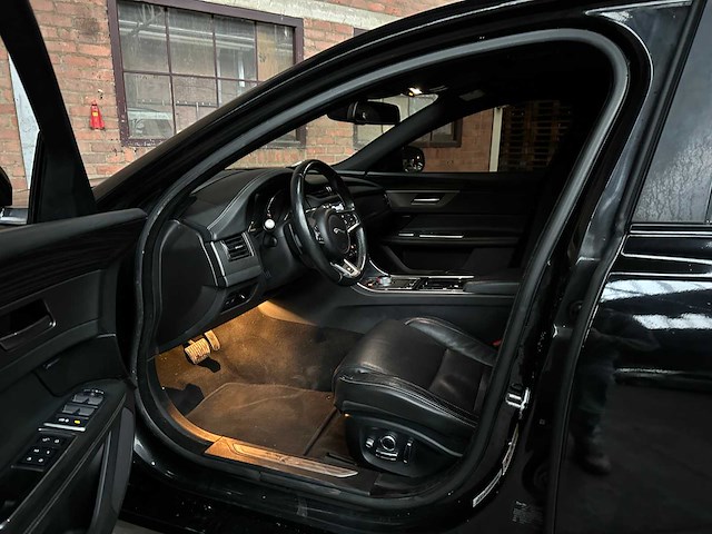 Jaguar xf 3.0 v6 s sc aws dohc 24v 340pk 2016 - afbeelding 21 van  46