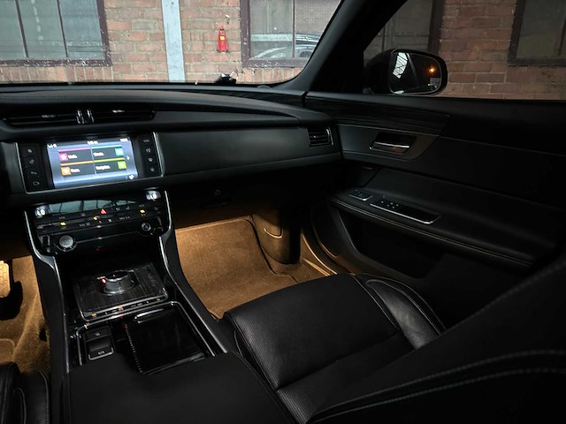 Jaguar xf 3.0 v6 s sc aws dohc 24v 340pk 2016 - afbeelding 29 van  46