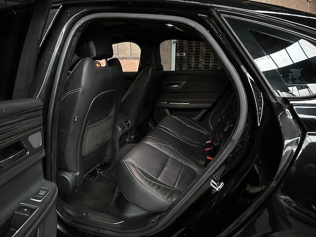 Jaguar xf 3.0 v6 s sc aws dohc 24v 340pk 2016 - afbeelding 33 van  46