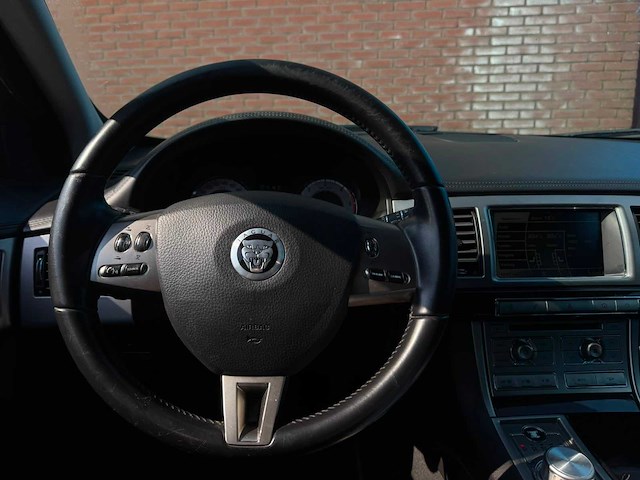Jaguar xf 3.0d v6 premium luxury | 1-zlf-41 i - afbeelding 2 van  36