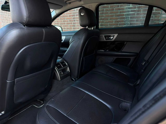 Jaguar xf 3.0d v6 premium luxury | 1-zlf-41 i - afbeelding 9 van  36