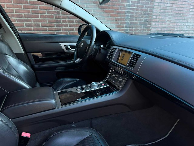 Jaguar xf 3.0d v6 premium luxury | 1-zlf-41 i - afbeelding 21 van  36
