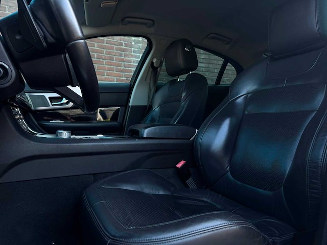 Jaguar xf 3.0d v6 premium luxury | 1-zlf-41 i - afbeelding 19 van  36
