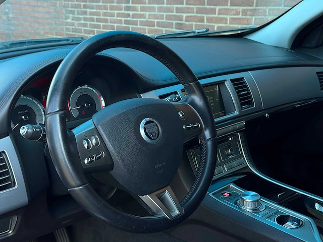 Jaguar xf 3.0d v6 premium luxury | 1-zlf-41 i - afbeelding 27 van  36