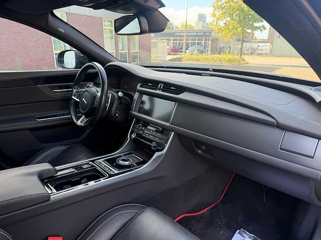 Jaguar xf sportbrake 3.0d first edition | h-488-rt i - afbeelding 27 van  34