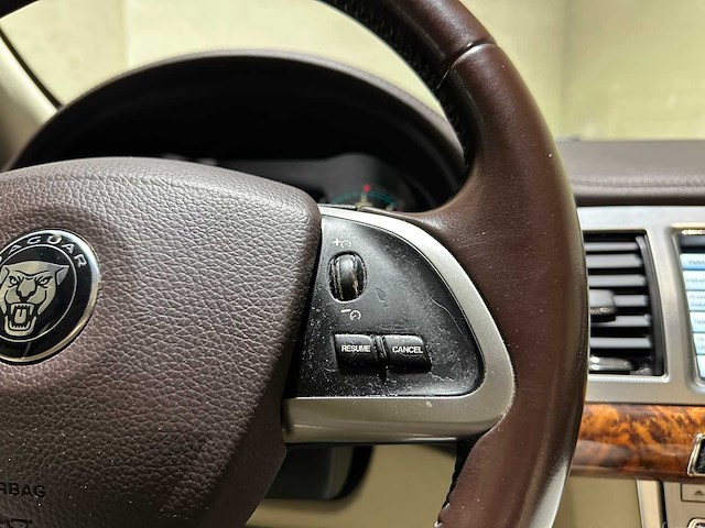 Jaguar xf sportbrake 3.0d v6 s 275pk 2014, h-699-xt - afbeelding 17 van  46