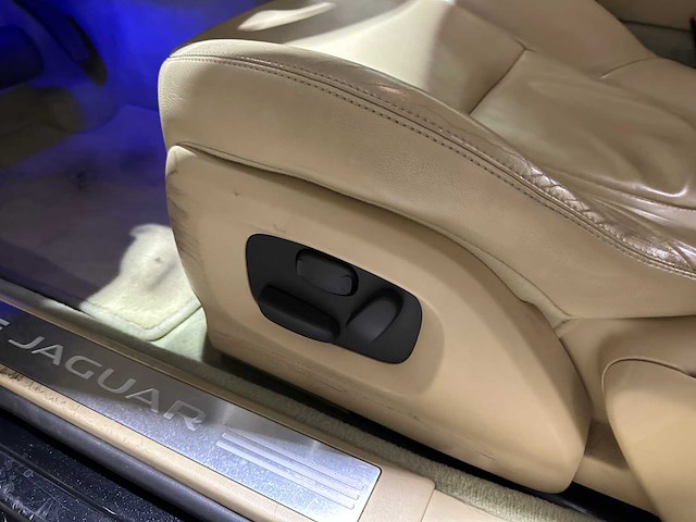 Jaguar xf sportbrake 3.0d v6 s 275pk 2014, h-699-xt - afbeelding 27 van  46