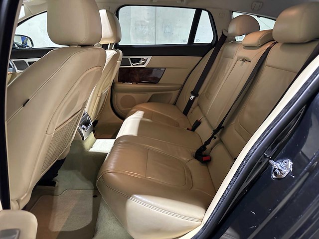 Jaguar xf sportbrake 3.0d v6 s 275pk 2014, h-699-xt - afbeelding 30 van  46