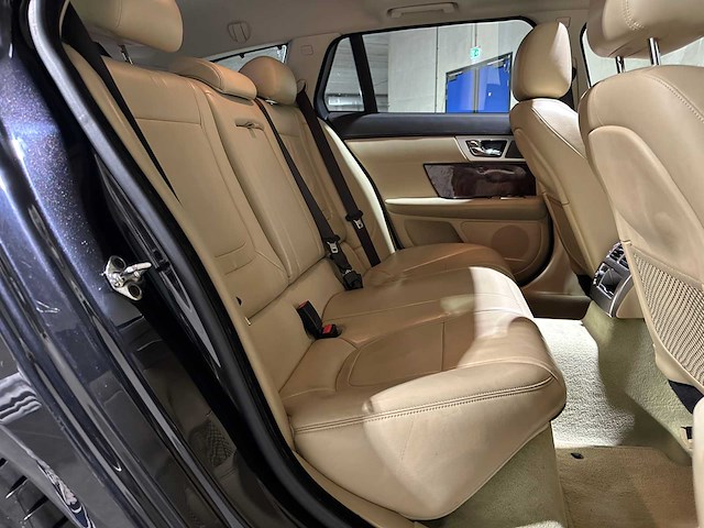 Jaguar xf sportbrake 3.0d v6 s 275pk 2014, h-699-xt - afbeelding 36 van  46