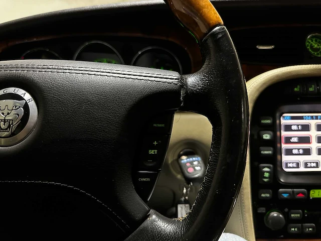 Jaguar xj 2.7d v6 biturbo lwb 207pk 2008, jbh-69-l - afbeelding 30 van  61