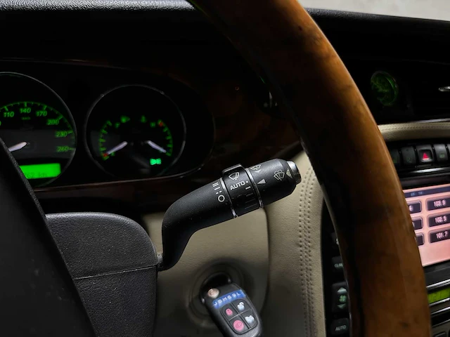 Jaguar xj 2.7d v6 biturbo lwb 207pk 2008, jbh-69-l - afbeelding 32 van  61