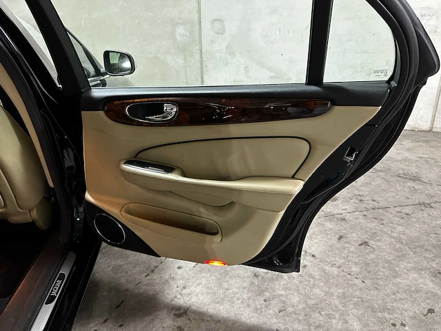 Jaguar xj 2.7d v6 biturbo lwb 207pk 2008, jbh-69-l - afbeelding 44 van  61