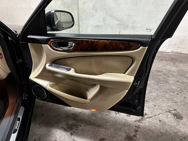 Jaguar xj 2.7d v6 biturbo lwb 207pk 2008, jbh-69-l - afbeelding 46 van  61