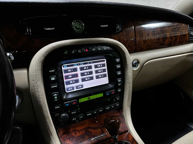 Jaguar xj 2.7d v6 lwb 207pk 2008, jbh-69-l - afbeelding 29 van  61
