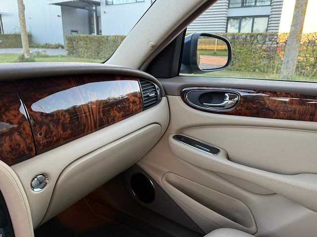 Jaguar xj 2.7d v6 portfolio , rt-645-n - afbeelding 10 van  25
