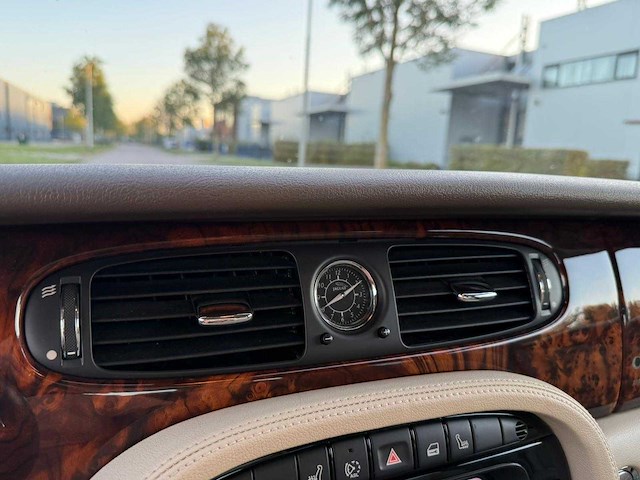 Jaguar xj 2.7d v6 portfolio , rt-645-n - afbeelding 14 van  25