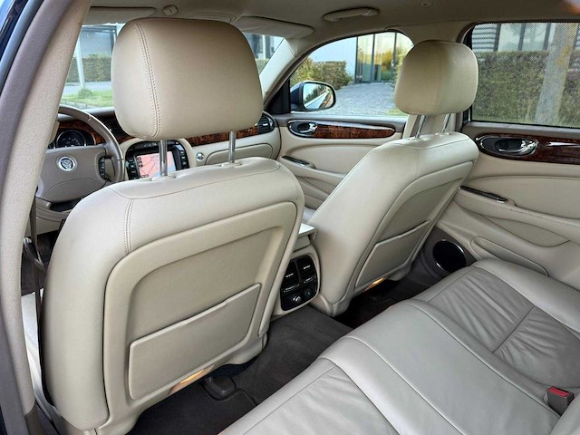 Jaguar xj 2.7d v6 portfolio , rt-645-n - afbeelding 9 van  25
