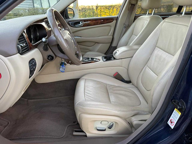Jaguar xj 2.7d v6 portfolio , rt-645-n - afbeelding 21 van  25
