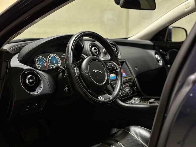 Jaguar xj 3.0 d premium luxury 300hp 2016, rv-612-x - afbeelding 14 van  47