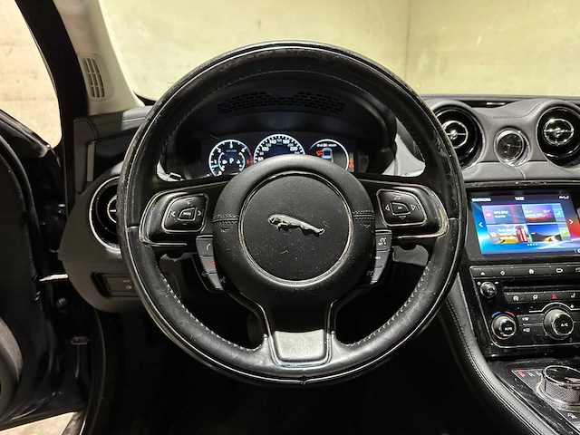 Jaguar xj 3.0 d premium luxury 300hp 2016, rv-612-x - afbeelding 15 van  47