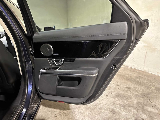 Jaguar xj 3.0 d premium luxury 300pk 2016, rv-612-x - afbeelding 37 van  48