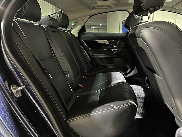 Jaguar xj 3.0 d premium luxury 300pk 2016, rv-612-x - afbeelding 38 van  48