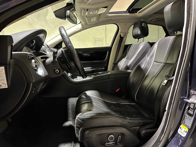 Jaguar xj 3.0 d premium luxury 300pk 2016, rv-612-x - afbeelding 31 van  48