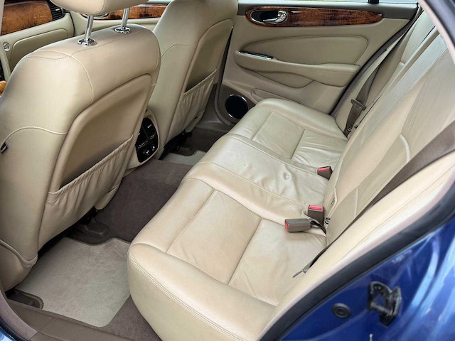 Jaguar xj 3.0 v6 4-xfr-29 - afbeelding 2 van  13