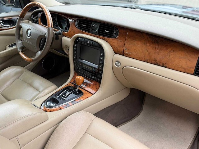 Jaguar xj 3.0 v6 4-xfr-29 - afbeelding 4 van  13