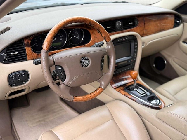 Jaguar xj 3.0 v6 4-xfr-29 - afbeelding 13 van  13