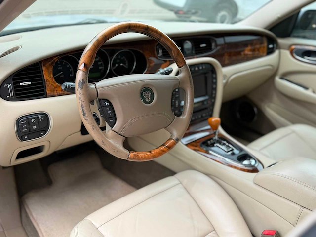 Jaguar xj 3.0 v6 46-tx-bl - afbeelding 9 van  20