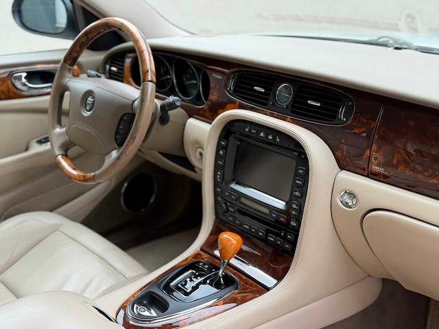 Jaguar xj 3.0 v6 46-tx-bl - afbeelding 4 van  20