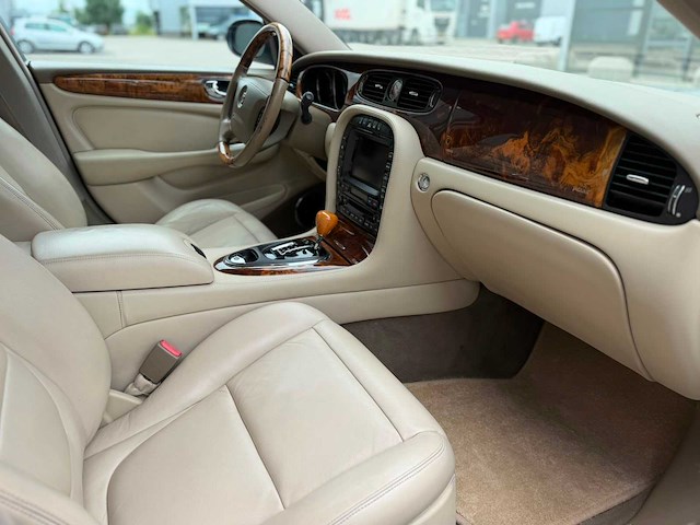 Jaguar xj 3.0 v6 46-tx-bl - afbeelding 8 van  20