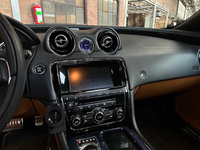 Jaguar xj 3.0 v6d portfolio 275pk 2012 - afbeelding 16 van  40