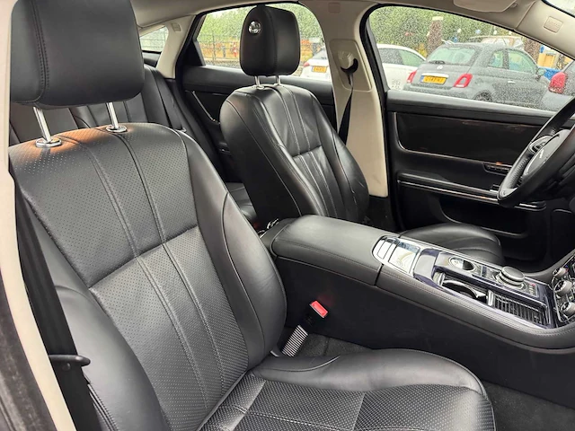 Jaguar xj 3.0 v6d portfolio *, 3-trg-13 - afbeelding 4 van  39