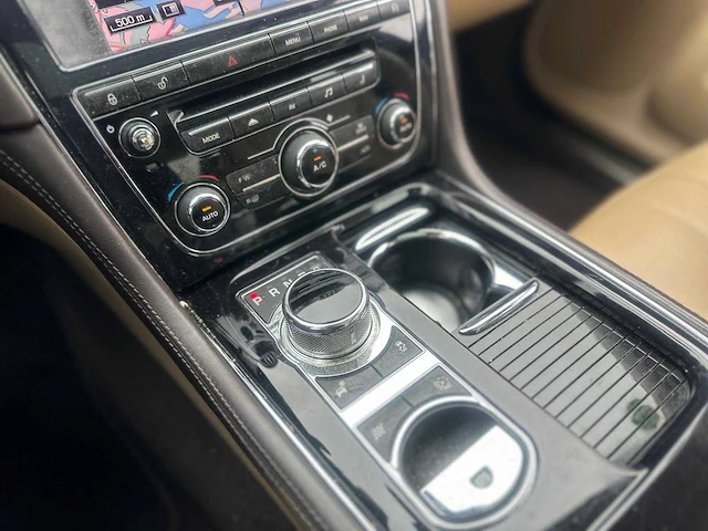 Jaguar xj 3.0 v6d prem. l. lwb *, 4-trz-17 - afbeelding 13 van  26