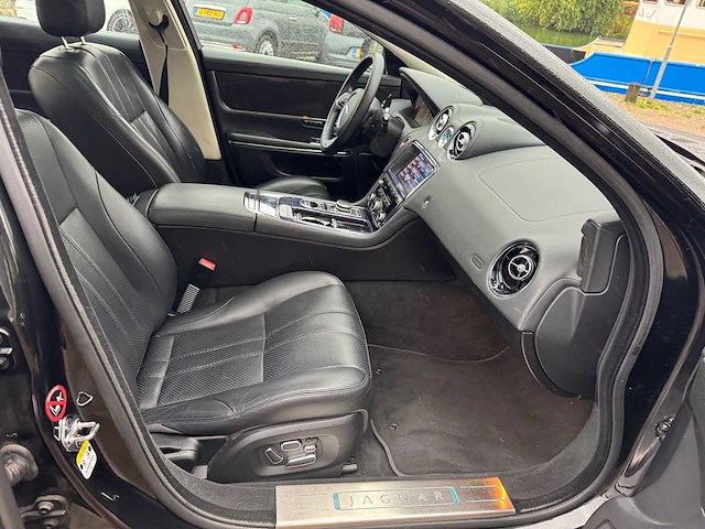 Jaguar xj 3.0 v6d*portfolio carbon sport 3-trg-13 - afbeelding 3 van  37