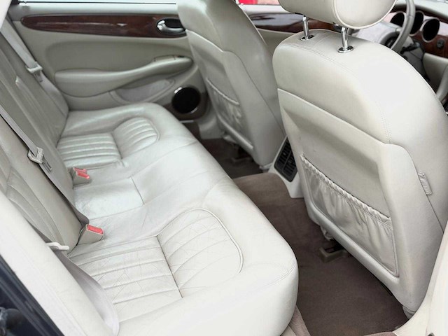Jaguar xj 3.2 v8 executive 90-dv-gk - afbeelding 2 van  4