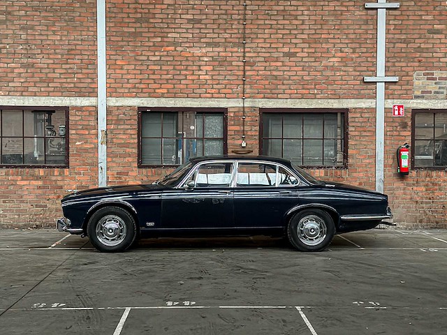 Jaguar xj 5.3 v12 de luxe 313pk 1973, 94-ya-92 - afbeelding 9 van  35