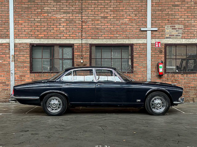 Jaguar xj 5.3 v12 de luxe 313pk 1973, 94-ya-92 - afbeelding 35 van  35