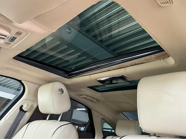 Jaguar xj supersport x351 | 5.0 v8 supercharged | 510 pk | 2010 | youngtimer | 20 inch mataiva wielen | 1200w premium audio | btw auto - afbeelding 19 van  45